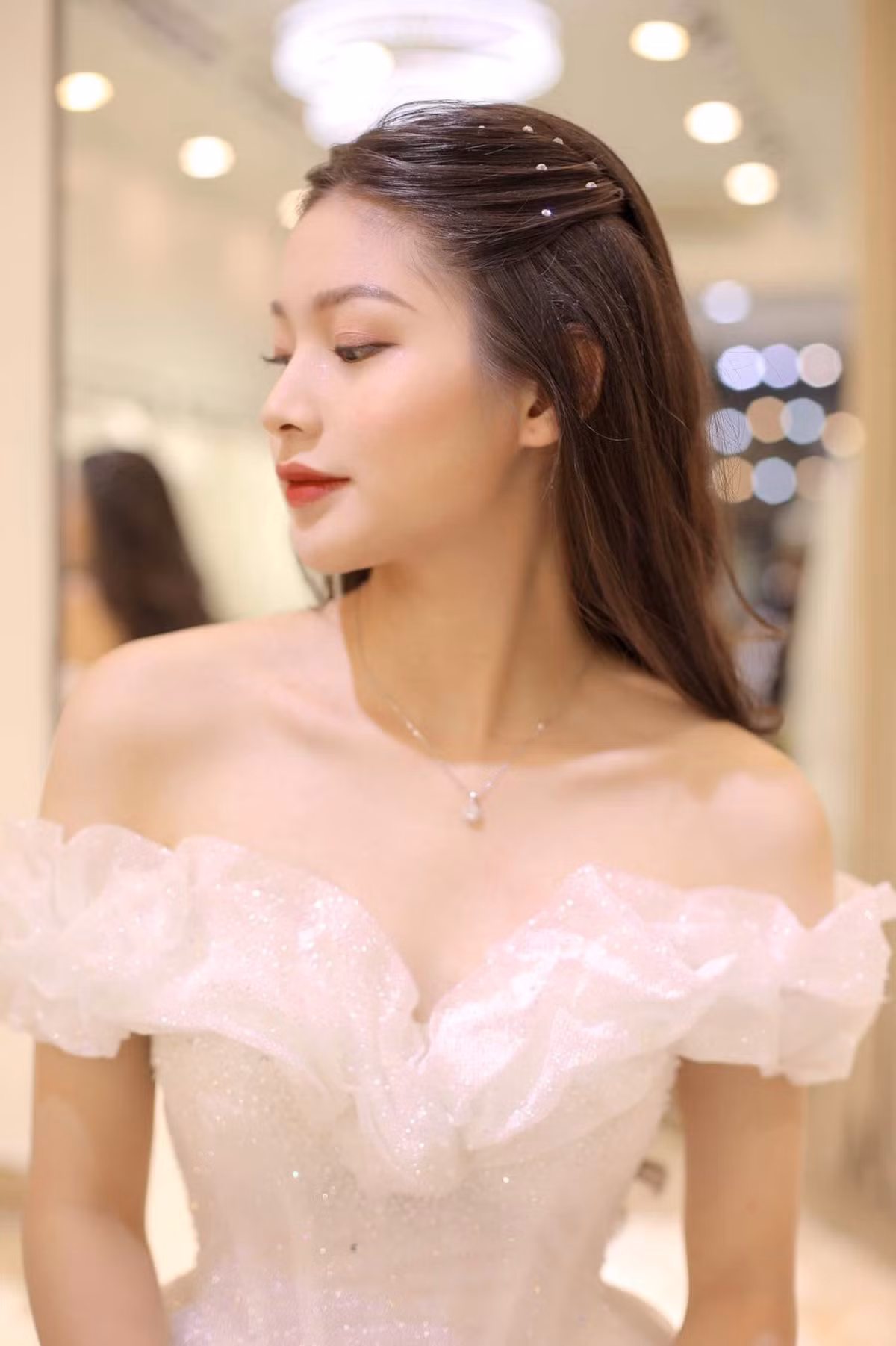 Cô nàng chia sẻ, bản thân rất thích chụp ảnh và vào bếp nấu những món ăn ngon cho gia đình mỗi khi rảnh rỗi.