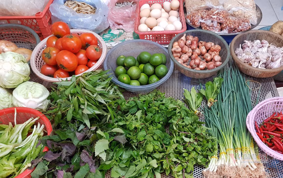 Mot nha di cho ho ba hang xom, den bua thi mon ngon qua mang