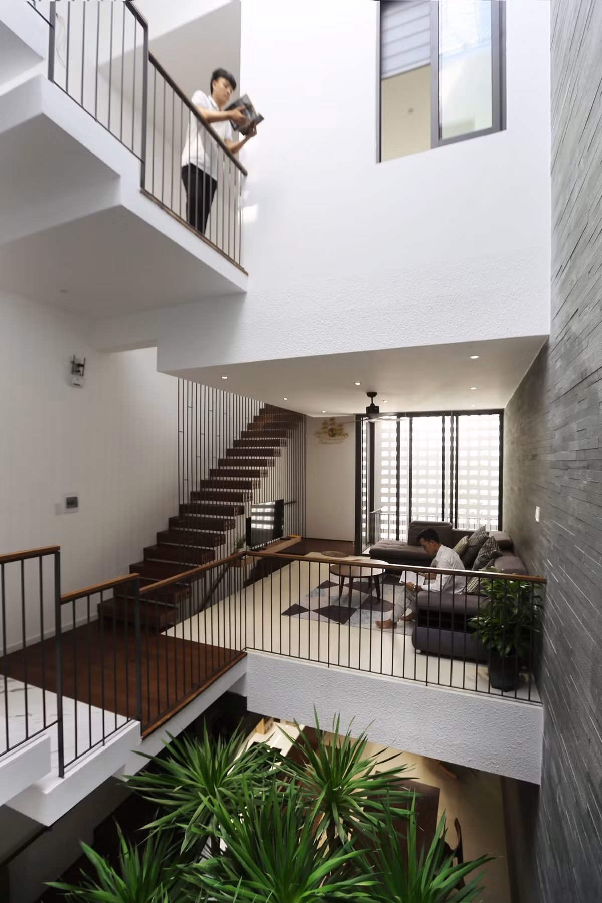 Lúc đầu chị muốn tự lên ý tưởng, tự thiết kế nhưng sau đó thấy gian nan quá, nhiều công đoạn vướng mắc nên chị đã nhờ đến kiến trúc sư.