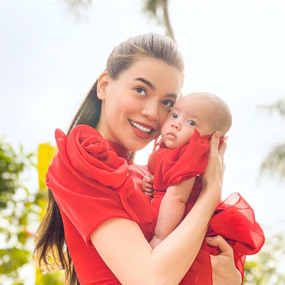 Con gai Ha Ho no nu cuoi khien dan mang dung hinh-Hinh-7