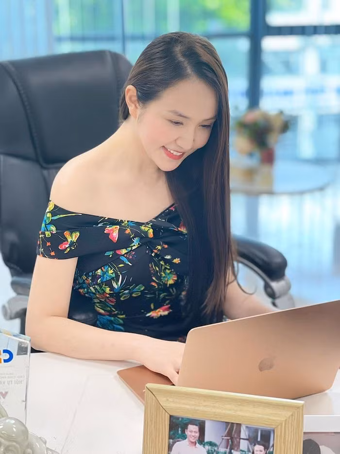 Ba xa Tuan Hung goi y mot vai cach dien do cong so thanh lich
