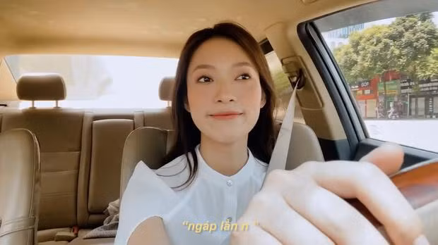 Khanh Vy xach tui hieu tren 70 trieu, lai xe hop di lam o VTV