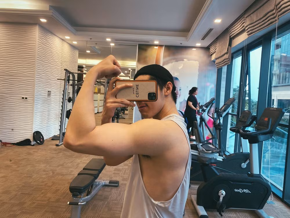 Noo Phuoc Thinh khoe body nhung bi cac thanh soi phat hien diem la-Hinh-9