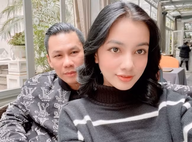 Chồng cũ Lệ Quyên bị bạn bè bóc mẽ là hoa đã có chủ - Hình 3 Chong cu Le Quyen bi ban be boc me la hoa da co chu-Hinh-3