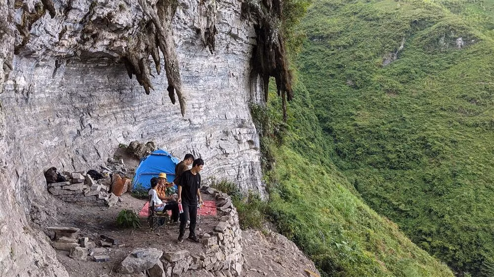 Diem cam trai hot nhat Ha Giang: Khong wifi, canh quan tuyet my-Hinh-4