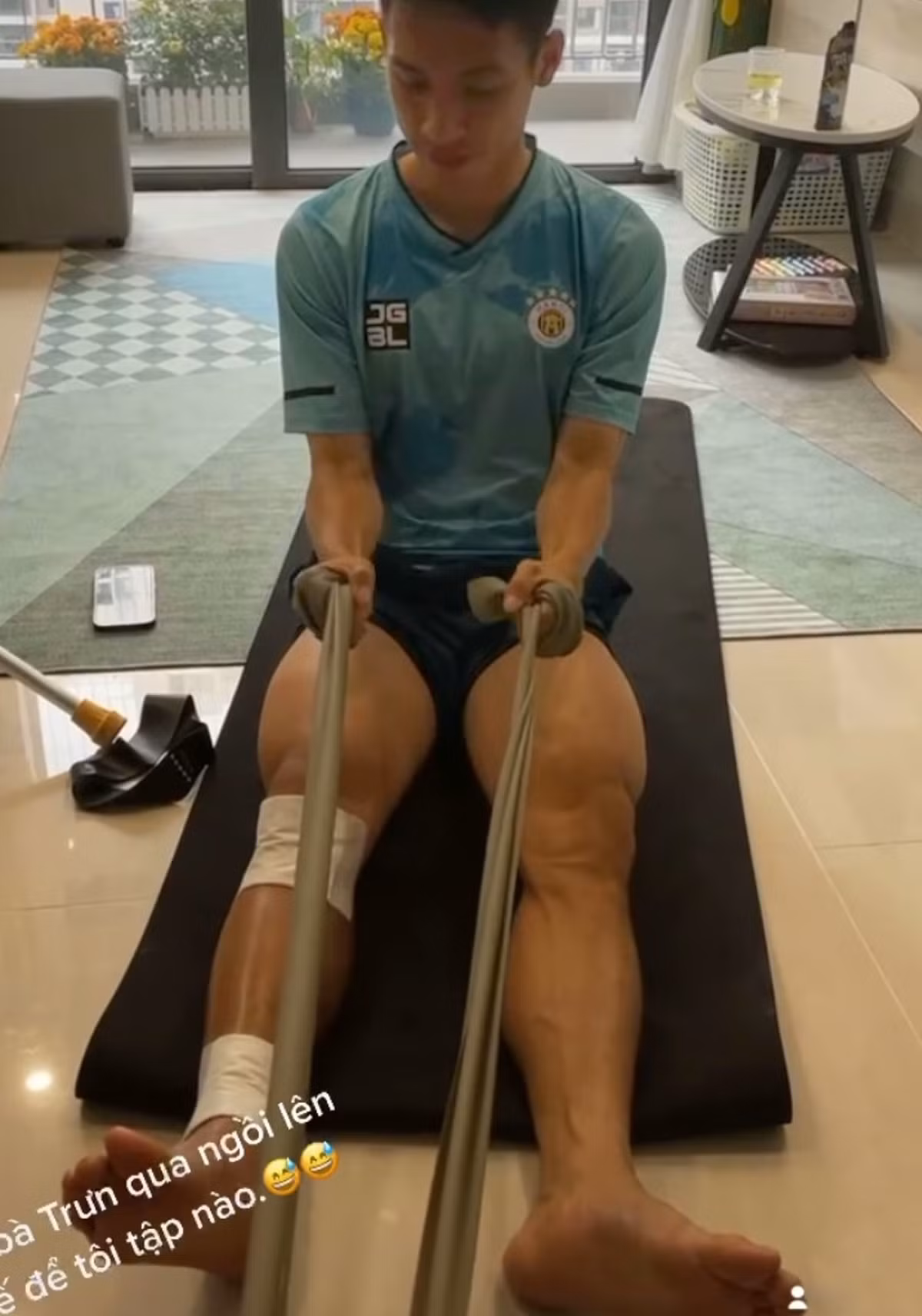 Hung Dung duoc ba xa giup tap vat ly tri lieu tai nha