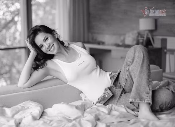 Doi tu kin tieng cua A hau Hoang Oanh ben chong gioi, con xinh-Hinh-3