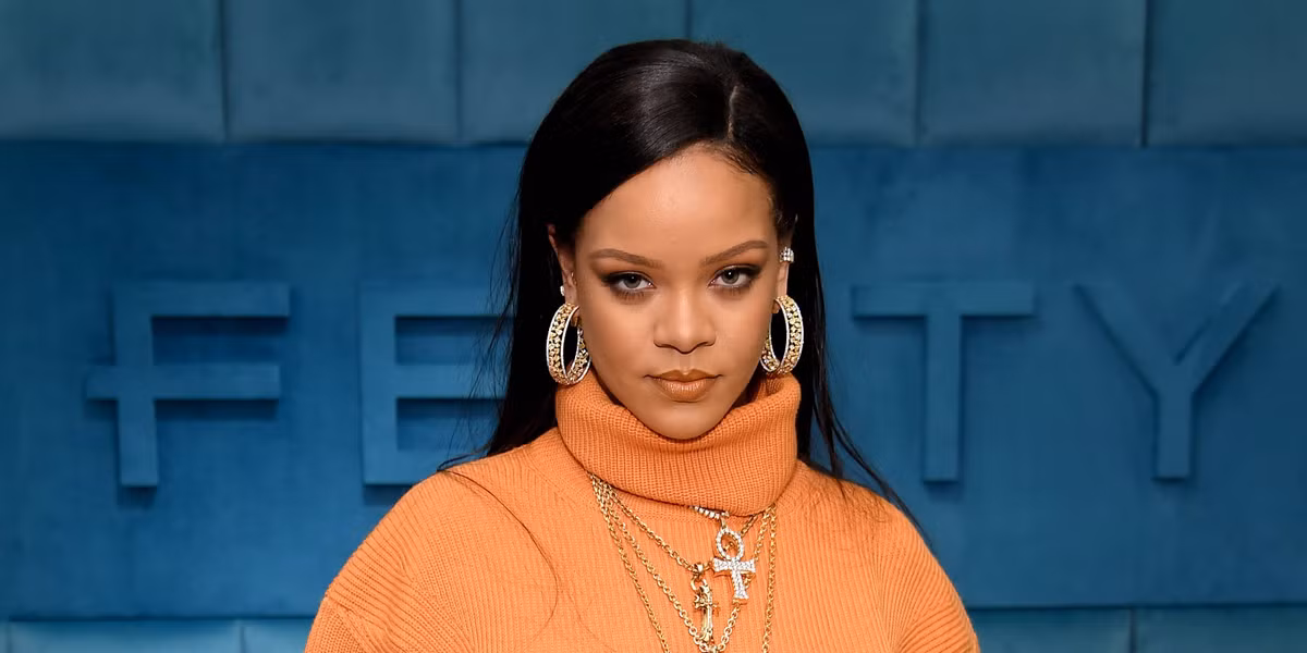 Ben trong nha moi 330 ty dep nhu mo cua Rihanna