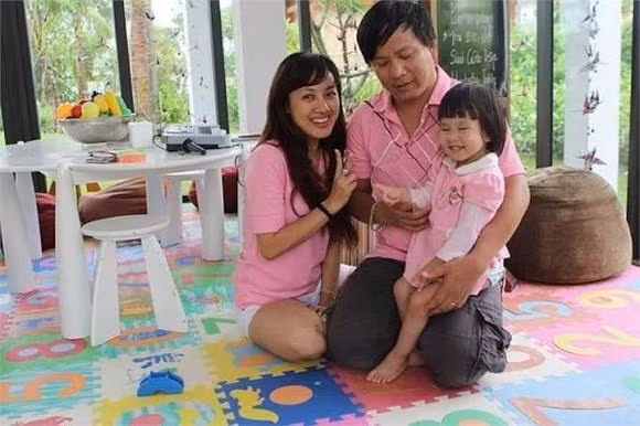 Ngoai hinh xinh xan con gai BTV Hoai Anh va ong xa dai gia-Hinh-5