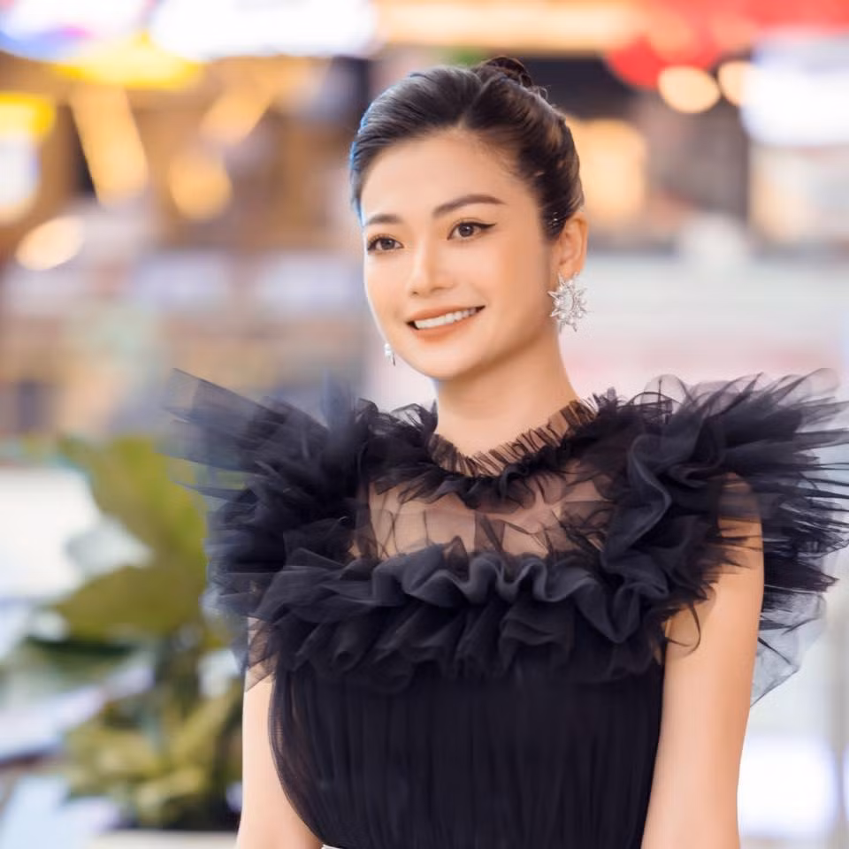 Kieu Anh “Phia Truoc La Bau Troi” nao ca vang, mac moi ao lot di sieu thi-Hinh-6