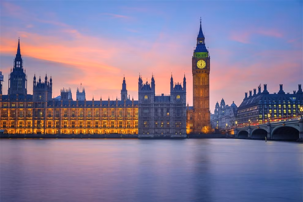 Hoàng hôn ở Thủ đô London, Anh nhìn từ sông Thames.