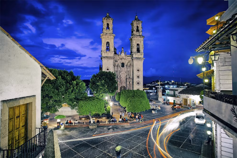 Hoàng hôn ở Taxco, Mexico.