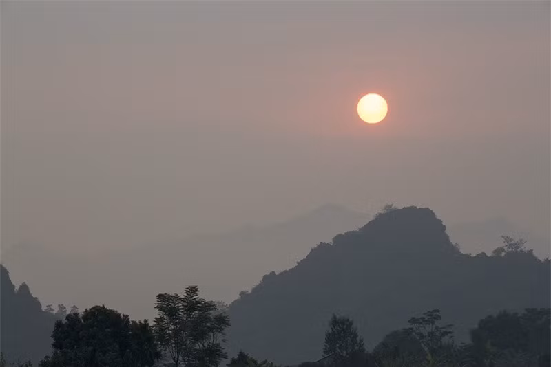 Quần thể danh thắng Hương Sơn với dòng suối Yến, động Hương Tích được mệnh danh là “Nam Thiên Đệ Nhất Động” – động đẹp nhất trời Nam. 