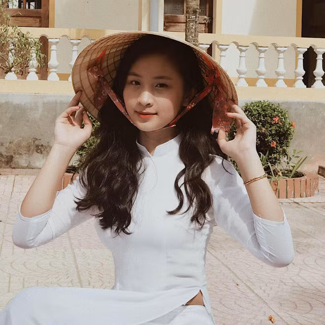 Cô giáo bị nhầm lẫn là học sinh vì quá trẻ khiến dân tình xôn xao - Hình 6 Co giao bi nham lan la hoc sinh vi qua tre khien dan tinh xon xao-Hinh-6