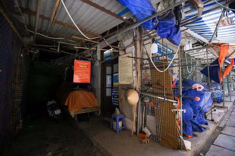br/> Việc chợ Xanh tạm đóng cửa kéo theo tình trạng nhiều người lao động mất việc, người kinh doanh sụt giảm doanh thu, hàng hóa tồn đọng không thể tiêu thụ được.