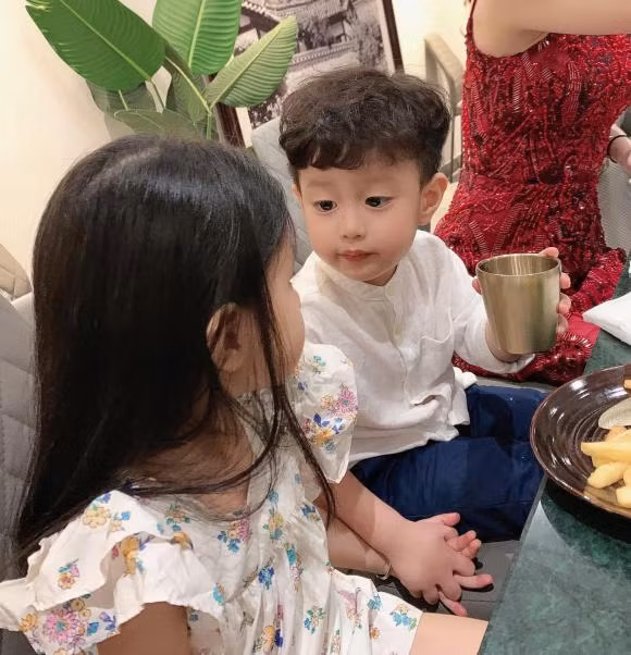 Vo cu dien vien Viet Anh tiet lo con trai giong gen bo-Hinh-3