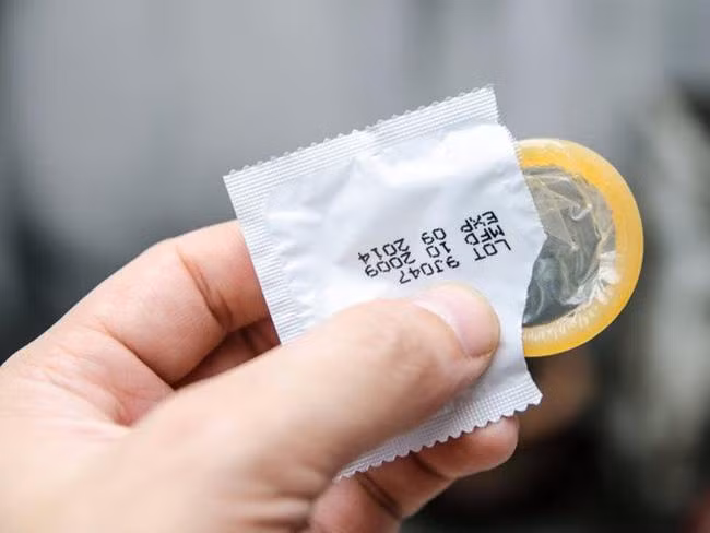 Nam sinh 16 tuoi suy sup khi nhiem HIV vi 1 kieu quan he tinh duc-Hinh-4