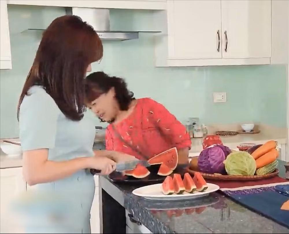 Xuat hien khac tinh moi cua Phuong Oanh 