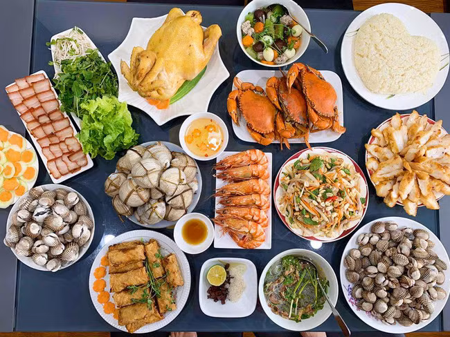 Nau mam com nhan ngay em chong len choi, toi bi hai anh em 