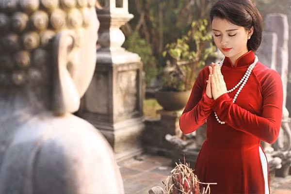 Người có 8 dấu hiệu đặc biệt chứng tỏ được Thần Phật che chở Nguoi co 8 dau hieu dac biet chung to duoc Than Phat che cho