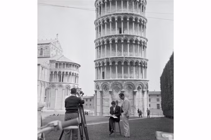  Tháp nghiêng Pisa (Florence, Italy). Trong lịch sử, Italy đã trải qua nhiều trận động đất, địa chấn có sức tàn phá lớn. Công trình tháp nghiêng Pisa này vẫn sừng sững theo thời gian sau 4 trận động đất từ thế kỷ 13. 