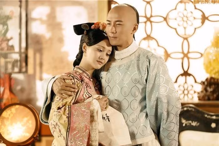 Lạ lùng Hoàng đế yêu say đắm cung nữ hơn 17 tuổi ảnh 2