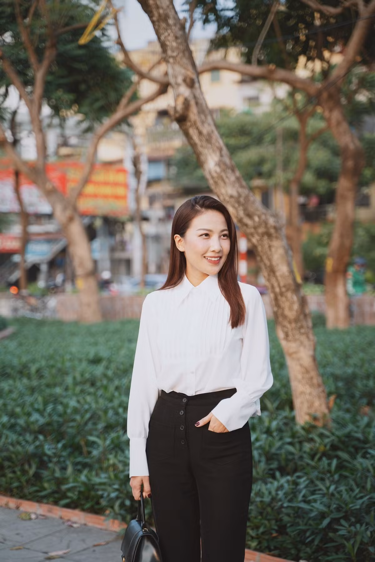 BTV Quynh Hoa noi ly do phai dung dan thoi tiet-Hinh-6