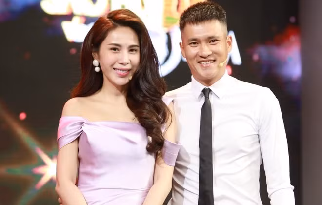 Thuy Tien tiet lo so tien Cong Vinh kiem tu bong da va dau tu BDS