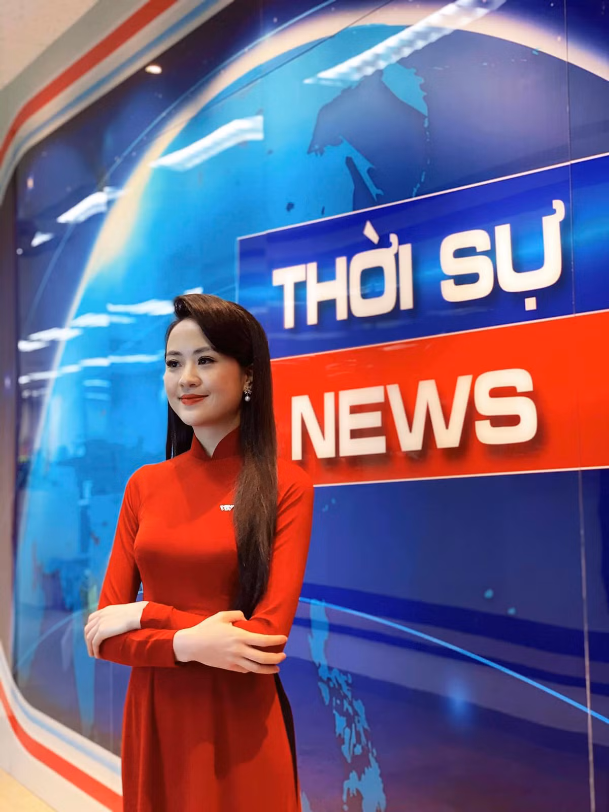 BTV xinh dep dan song Thoi su 19h cua VTV la ai?