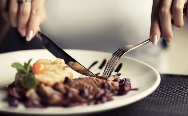 Đây là quy tắc lịch sự tối thiểu khi đi ăn nhà hàng Day la quy tac lich su toi thieu khi di an nha hang