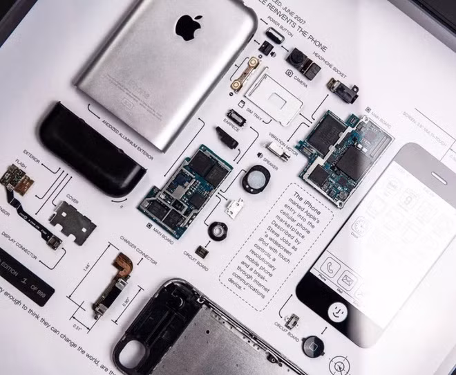 Phiên bản iPhone đầu tiên được đóng khung nghệ thuật - Hình 3 Phien ban iPhone dau tien duoc dong khung nghe thuat-Hinh-3