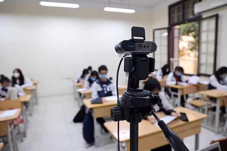 Ha Noi: Nhieu truong chuyen sang hoc online tu ngay 7/3