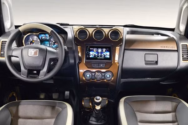 Troller là một nhà sản xuất phương tiện off-road của Brazil được thành lập vào năm 1995. Vào tháng 1/2005, hãng Ford thông báo đã mua lại nhãn hiệu lại với mức giá không được tiết lộ.