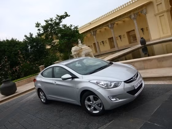 Phần lớn mẫu sedan đều giảm giá trong tháng 10 và mẫu xe Nissan Sunny cũng không phải là một ngoại lệ. (Mức giảm giá: 980 USD).