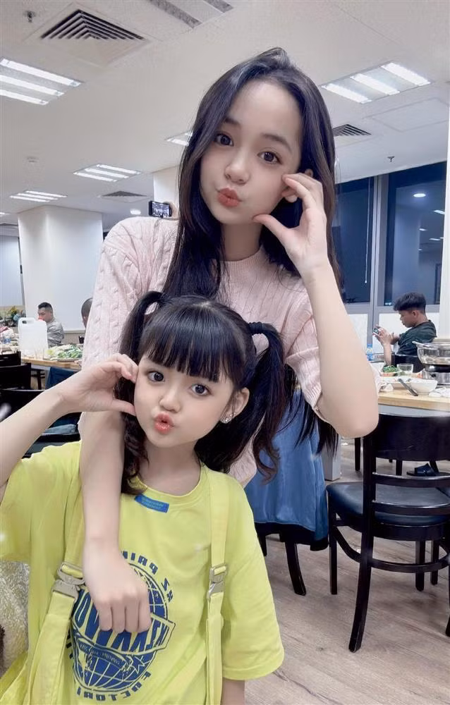 Ngoài Diệp Anh, An Nhiên (sinh năm 2017) cũng là gương mặt quen thuộc trong nhiều bộ phim như "Hương vị tình thân", "Đừng làm mẹ cáu", "Chúng ta của 8 năm sau".