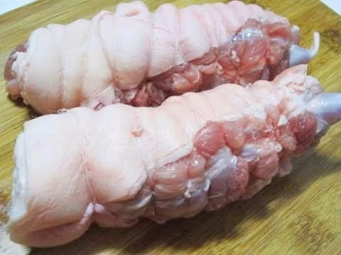 Mua chân giò lợn chọn chân trước hay sau ngon hơn? - Hình 2 Mua chan gio lon chon chan truoc hay sau ngon hon?-Hinh-2