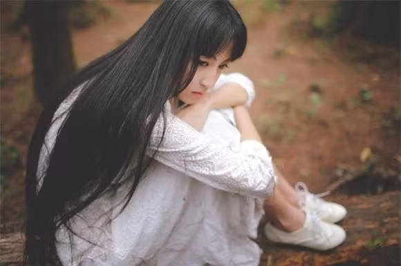 Co gai soc nghe thay cau chuyen cua me chong voi chi dau