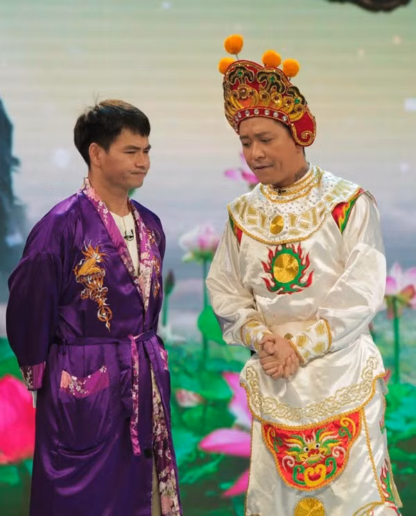 4 ca sĩ, nhạc sĩ nổi tiếng từng thủ vai Thiên Lôi trong Táo Quân - Hình 4 4 ca si, nhac si noi tieng tung thu vai Thien Loi trong Tao Quan-Hinh-4