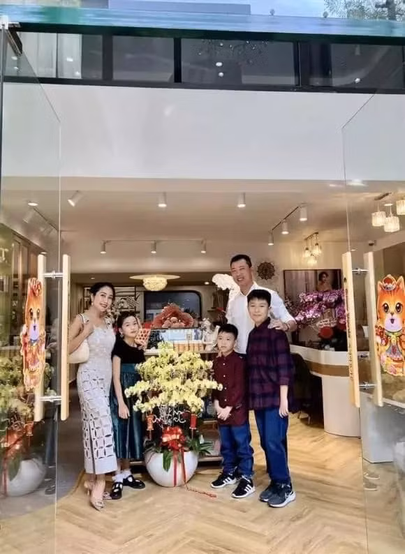 Quay ve Viet Nam, cuoc song cua Oc Thanh Van ra sao?-Hinh-3