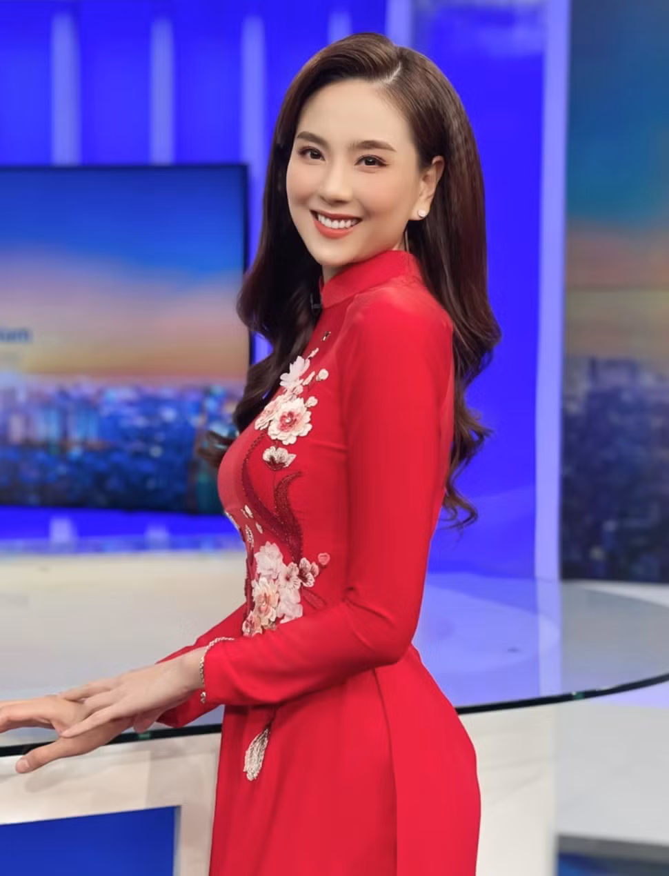 Hai BTV thoi tiet xinh dep cua VTV tung do vo hon nhan-Hinh-3
