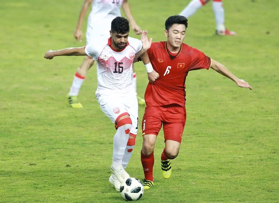 Quan bau Duc kho tru AFF Cup: Lay Cong Phuong lam guong!