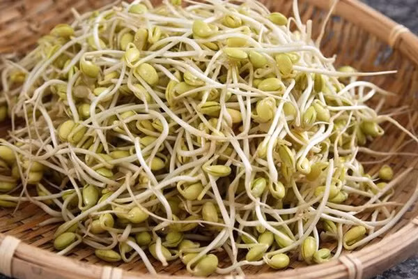 Nam nghe si chia se mot loai rau quen gia re giup giam den 10kg