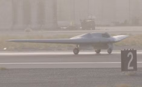UAV tàng hình tối mật RQ-170 Sentinel.