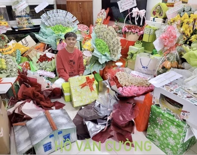 Cuoc song tran ngap tien, vang cua Ho Van Cuong sau khi o rieng