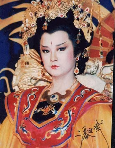 Bi an 61 buc tuong da khong dau truoc lang mo Vo Tac Thien-Hinh-6