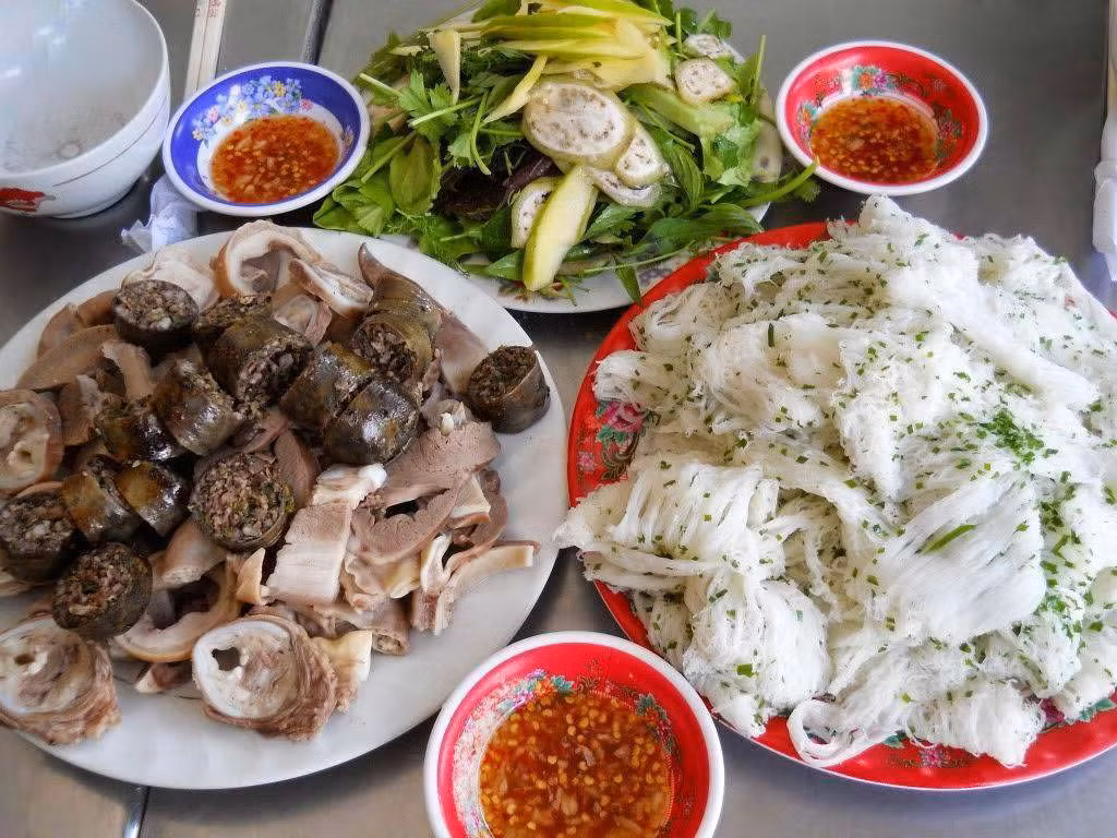 Dac san gom tron huong vi nui rung Tay Nguyen an 