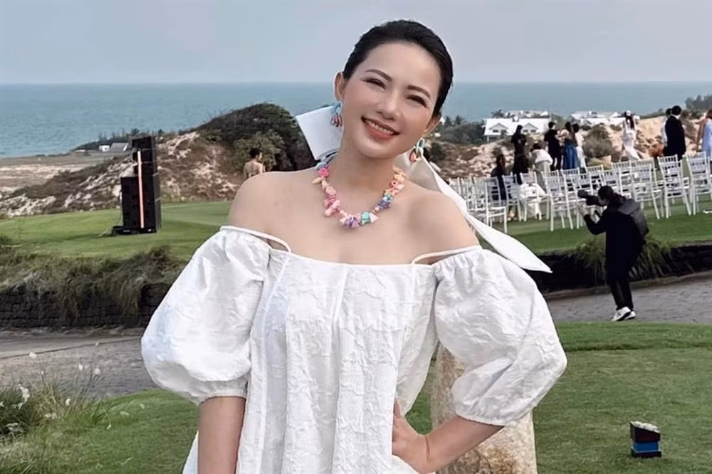 Phan Nhu Thao vien man ben chong hon 26 tuoi, o biet thu tien ty