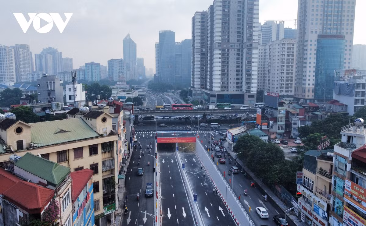 Sau khi hầm chui Lê Văn Lương đi vào hoạt động, nút giao thông tại đây sẽ có tổng cộng 10 làn xe theo hướng Lê Văn Lương - Tố Hữu và ngược lại. Việc khánh thành công trình nhằm giải quyết kịp thời tình trạng xung đột giao thông tại nút giao Vành đai 3 (Lê Văn Lương - Khuất Duy Tiến - Tố Hữu) đã tồn tại nhiều năm qua, giảm ô nhiễm môi trường, góp phần thay đổi bộ mặt giao thông của Thủ đô.
