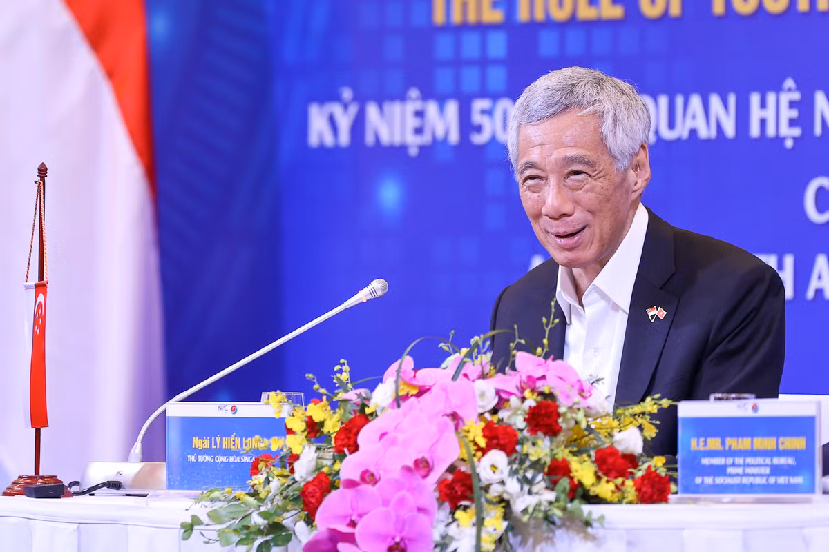 Thủ tướng Phạm Minh Chính và Thủ tướng Lý Hiển Long đối thoại với các lãnh đạo trẻ - Hình 2 Thu tuong Pham Minh Chinh va Thu tuong Ly Hien Long doi thoai voi cac lanh dao tre-Hinh-2