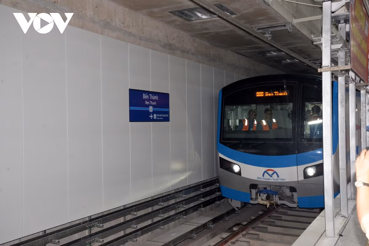 Metro 1 TP HCM chạy thử nghiệm toàn tuyến an toàn và thú vị - Hình 3 Metro 1 TP HCM chay thu nghiem toan tuyen an toan va thu vi-Hinh-3
